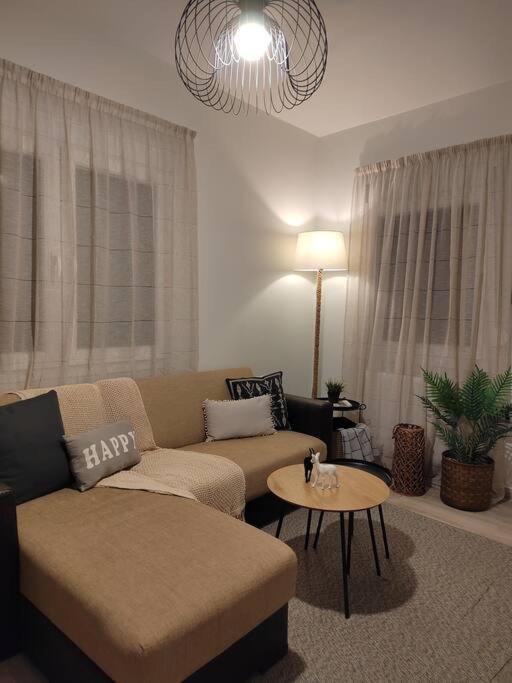 Cosy House With Garden Apartment Волос Екстериор снимка