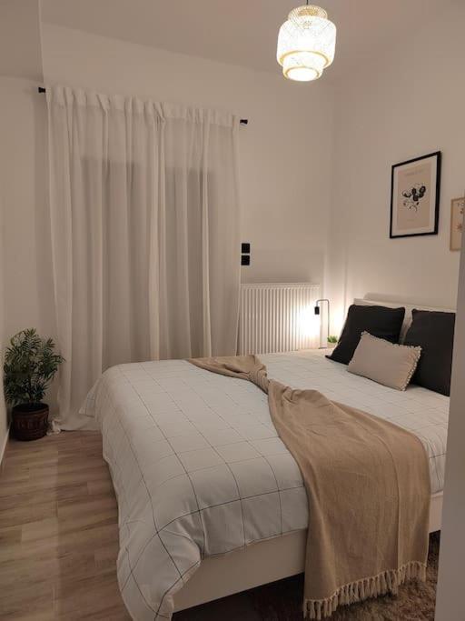 Cosy House With Garden Apartment Волос Екстериор снимка